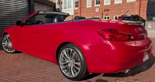 Red 2011 INFINITI G37 Base