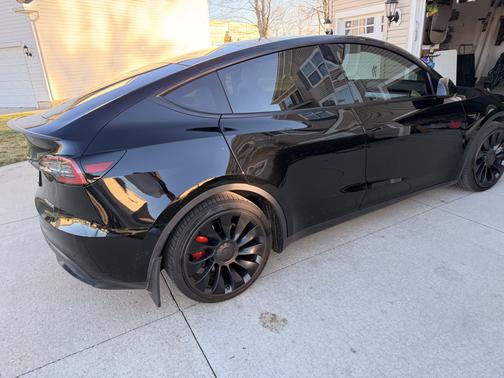 Black 2022 Tesla Model Y Performance