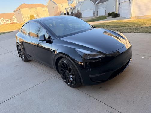 Black 2022 Tesla Model Y Performance