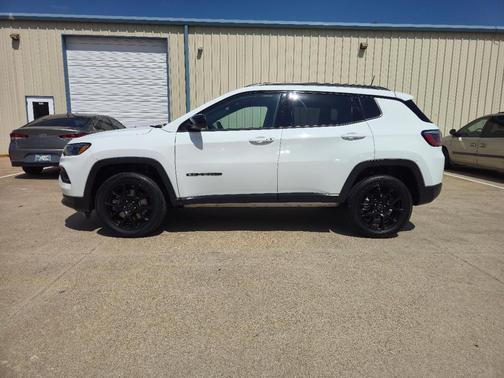 White 2025 Jeep Compass Latitude