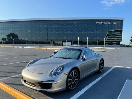 Silver 2013 Porsche 911 911 Carrera 4S