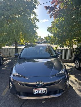 Gray 2018 Toyota Prius Four Touring