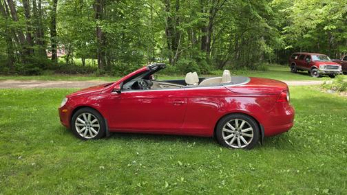 Red 2009 Volkswagen Eos Komfort