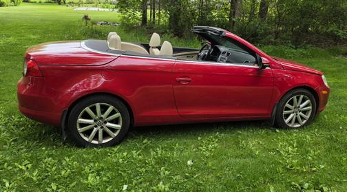 Red 2009 Volkswagen Eos Komfort