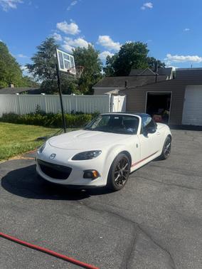 White 2014 Mazda MX-5 Miata Club