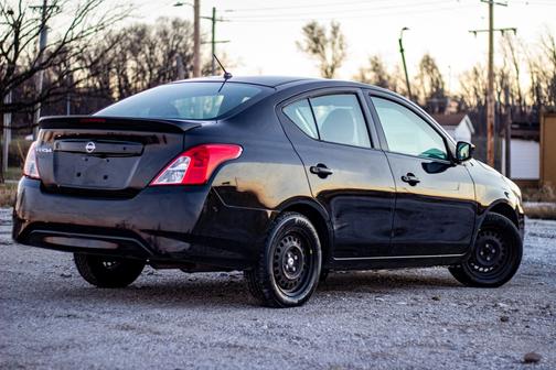 2018 Nissan Versa 1.6 S+