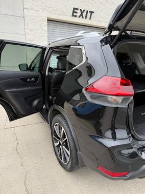 Black 2019 Nissan Rogue SL