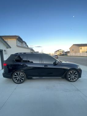 Black 2021 BMW X7 M50i