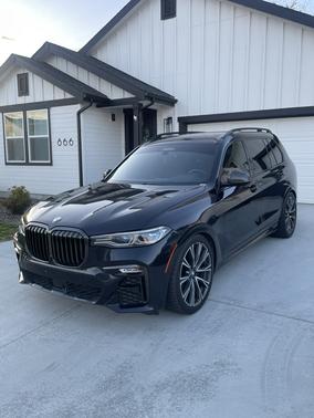 Black 2021 BMW X7 M50i