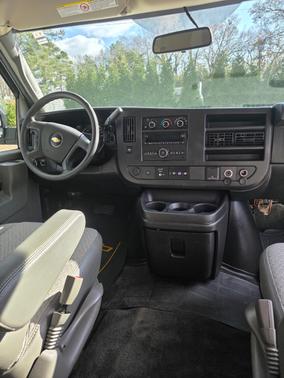 2017 Chevrolet Express 3500 LT