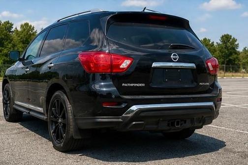 Black 2017 Nissan Pathfinder Platinum