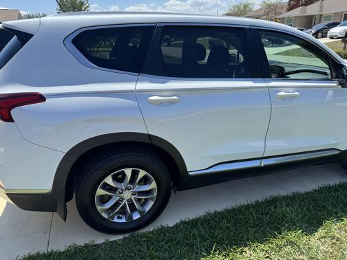 White 2020 Hyundai SANTA FE SE 2.4