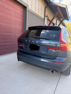 Blue 2019 Volvo XC60 T6 Momentum