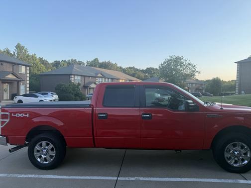 Red 2012 Ford F-150 XLT