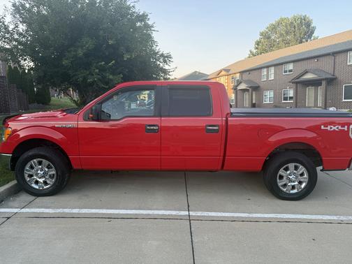 Red 2012 Ford F-150 XLT