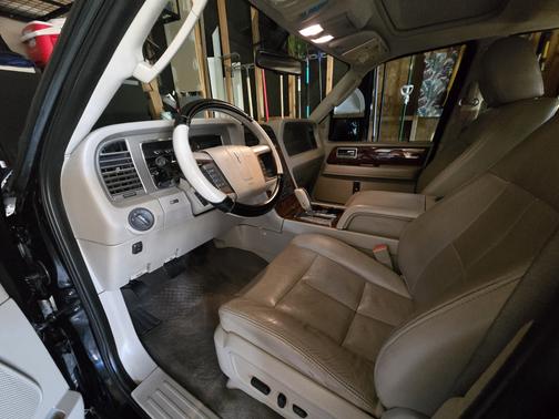 2013 Lincoln Navigator Base