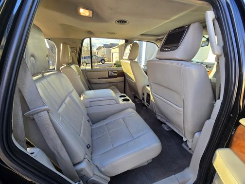 2013 Lincoln Navigator Base