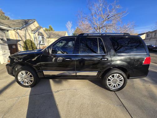 2013 Lincoln Navigator Base