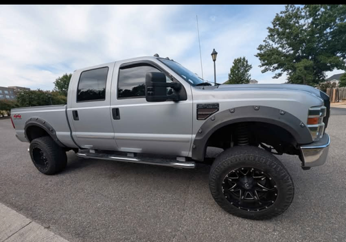 Silver 2008 Ford F-350 Lariat Crew Cab Super Duty