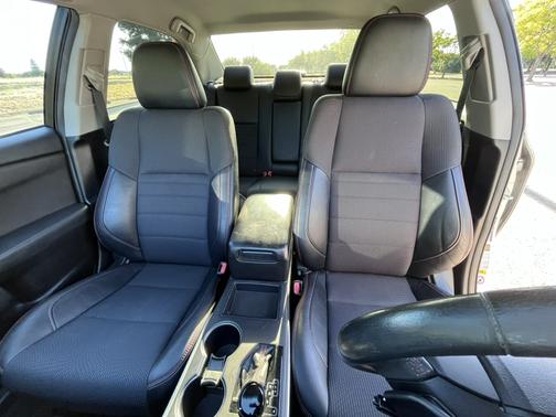 Silver 2017 Toyota Camry SE