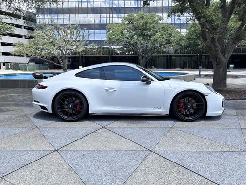 2017 Porsche 911 Carrera GTS