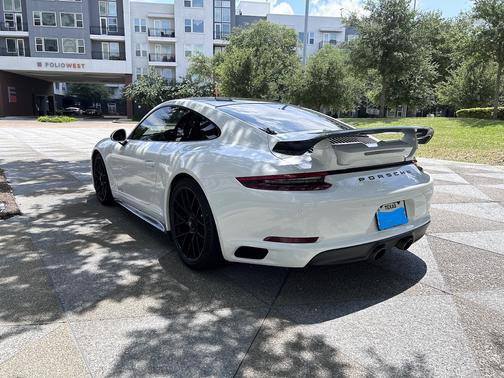 2017 Porsche 911 Carrera GTS