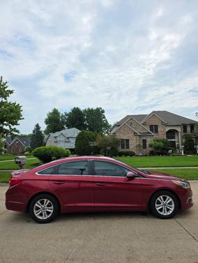 Red 2015 Hyundai SONATA SE
