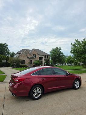 Red 2015 Hyundai SONATA SE