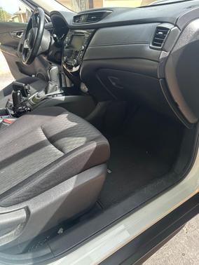 White 2020 Nissan Rogue SV