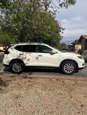 White 2020 Nissan Rogue SV