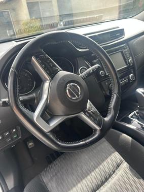 White 2020 Nissan Rogue SV