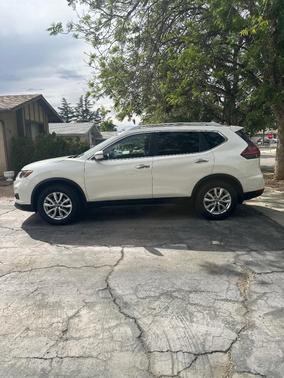 White 2020 Nissan Rogue SV