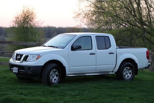 White 2015 Nissan Frontier S