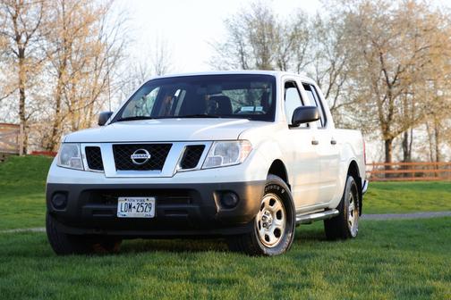 White 2015 Nissan Frontier S