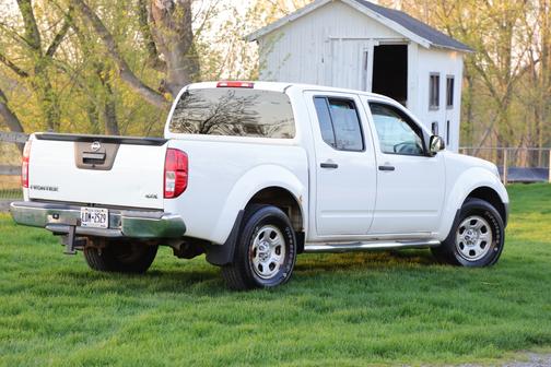 White 2015 Nissan Frontier S