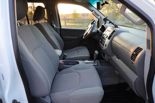 White 2015 Nissan Frontier S