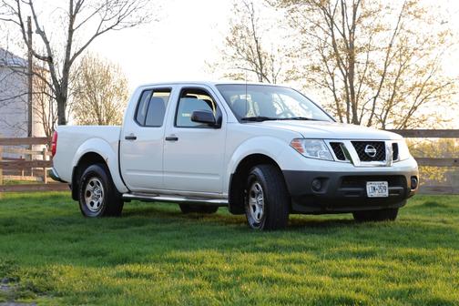 White 2015 Nissan Frontier S