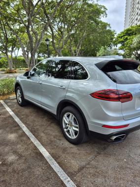 2016 Porsche Cayenne Cayenne