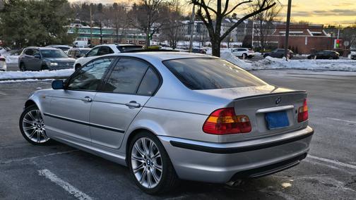 2004 BMW 330 i