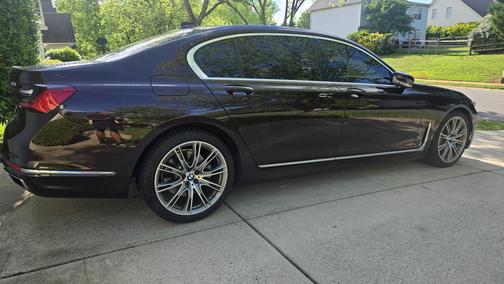 2020 BMW 740 i