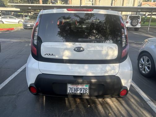 White 2014 Kia Soul Base