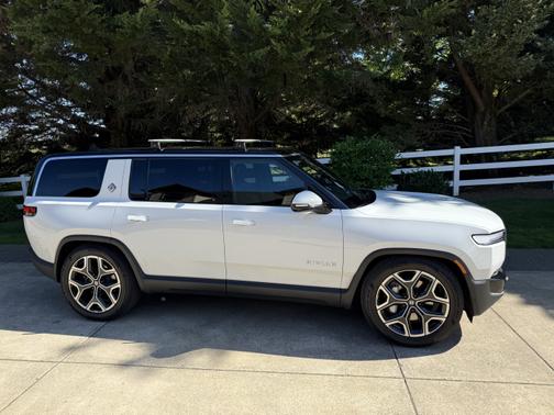 2025 Rivian R1S Adventure Performance Dual-Motor Max Pack