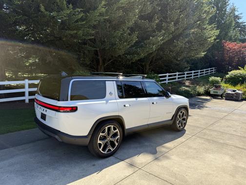 2025 Rivian R1S Adventure Performance Dual-Motor Max Pack
