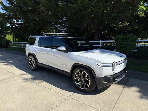 2025 Rivian R1S Adventure Performance Dual-Motor Max Pack