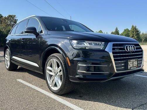 Black 2018 Audi Q7 3.0T Prestige