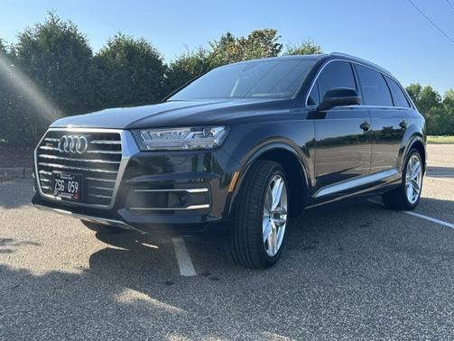 Black 2018 Audi Q7 3.0T Prestige