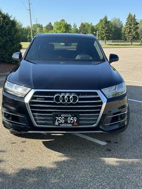 Black 2018 Audi Q7 3.0T Prestige