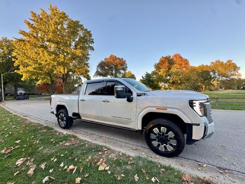 2024 GMC Sierra 2500 Denali