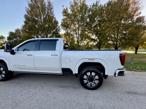 2024 GMC Sierra 2500 Denali