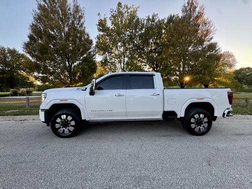 2024 GMC Sierra 2500 Denali